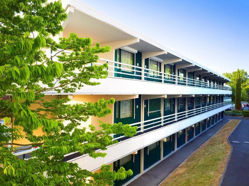 캄파닐 포이테르 시트 두 푸투로스코프 샤세노일 뒤 푸아투 외부 사진